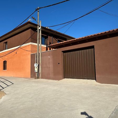 בית הארחה Granja de Moreruela 	Casa Abuela Angela מראה חיצוני תמונה